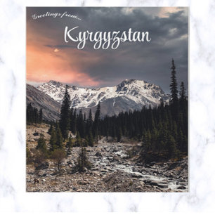 Cartão Postal Pôr do sol no Quirguistão montanhoso