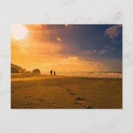 Cartão Postal Praia da Hora Dourada ao Pôr do Sol com Pessoas Ca