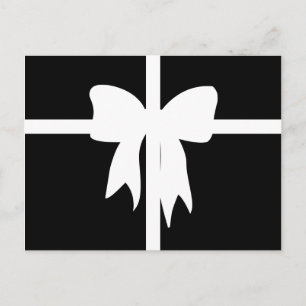 Cartão Postal Presente embrulhado em preto e branco