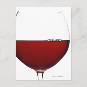 Cartão Postal Primeiro plano de copo de vinho tinto sobre fundo