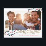 Cartão Postal Quadro de Fotografias do Red Berries Dourado | Fel<br><div class="desc">Este cartão de posto festivo e festivo de Natal apresenta uma foto-frame,  winterberry e diz Feliz Natal e Feliz ano novo! Adicione uma segunda fotografia,  o seu endereço de devolução e uma mensagem personalizada pré-impressa para enviar um cartão de feriado fácil e rápido.</div>