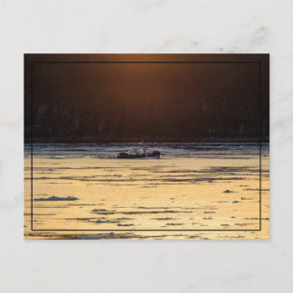 Cartão Postal Quebra-gelo ao pôr do sol