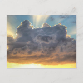 Cartão Postal Raios do por do sol de luz através das nuvens