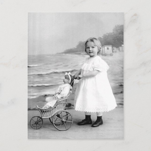 Cartão Postal Rapariga dos anos 1900 com sua boneca (Frente)