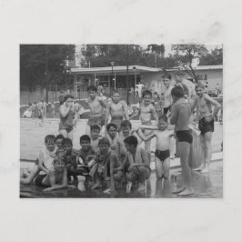 Cartão Postal Rapazes na Piscina. Fotografia antiga