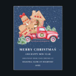 Cartão Postal Red Truck Gingerbird Cookie Natal corporativo<br><div class="desc">A carrinha vermelha da retro-safra está cheia de biscoitos de pão de gengibre. Uma coroa verde está na porta. A neve está caindo. Fundo azul escuro.</div>