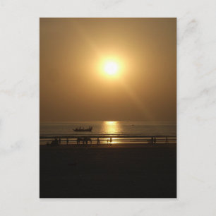 Cartão Postal Reflexo do Pôr do Sol de Verão Dourado na Praia