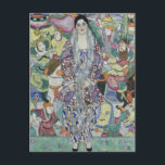 Cartão Postal Retrato de Friederike Maria Beer por Gustav Klimt<br><div class="desc">Retrato de Friederike Maria Beer (1916) por Gustav Klimt é uma pintura de retrato de arte vitoriana do simbolismo da era vitoriana. Friederike-Maria pediu que Klimt a pintasse num vestido de oficina vienense que ela vestia exclusivamente. Klimt decidiu que deveria vestir seu dentro de casaco de pelo para fora para...</div>
