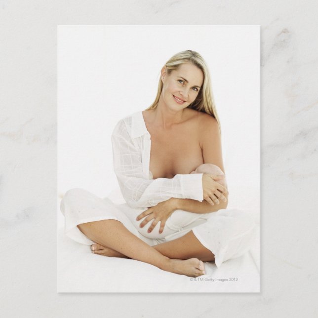 Cartão Postal Retrato de uma mulher amamentando um bebê (3-6 (Frente)