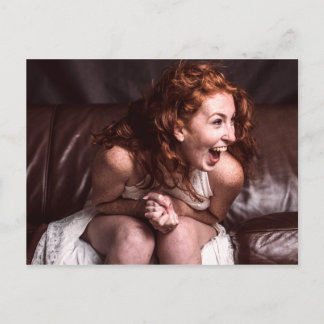 Cartão Postal Rindo de Atriz jovem