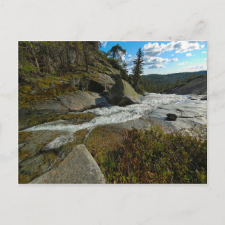 Cartão Postal Rio Ao Longo De Um Cliff