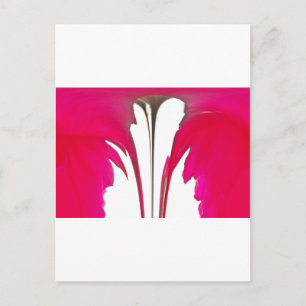 Cartão Postal Rosa vermelha fantástica do chic sob o céu branco.