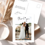 Cartão Postal Roteiro Romântico Foto de Casamento Cardíaco Obrig<br><div class="desc">Belo roteiro romântico,  obrigado de coração e foto de casamento. As cores de texto,  coração e fundo podem ser alteradas para corresponder a qualquer tema.</div>