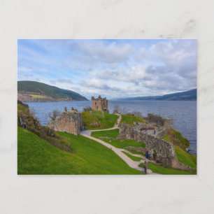 Cartão Postal Ruínas do Castelo Urquhart ao longo de Loch Ness,