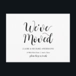 Cartão Postal Russo Moderno, Mudamos, Anúncio De Endereço<br><div class="desc">Esta moderna design nova casa rusticada,  anúncio em movimento,  mudança de postais de endereço (com o título do cartão,  Nós Nos Movemos). É a maneira perfeita de anunciar aos seus amigos e familiares que se mudaram. #TeeshaDerrick</div>