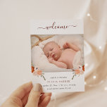Cartão Postal Rustic Boho Floral | Anúncio de nascimento de foto<br><div class="desc">Este cartão postal de anúncio de nascimento simples e elegante apresenta bonito flores de cor d'água em tons de laranja,  esticado,  pêssego e pincel sobre um fundo branco com roteiro manuscrito. Adicione a sua foto favorita do seu recém-nascido para completar este olhar botânico rústico.</div>