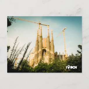 Cartão Postal Sagrada Família de Gaudi com bandeira da Catalônia