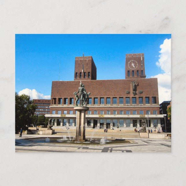 Cartão Postal Sala Municipal de Oslo, estátua, fonte (Frente)