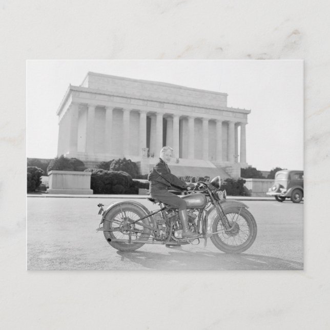 Cartão Postal Sally e Her Harley (Frente)