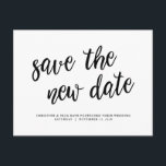 Cartão Postal Salve a nova data, adiamento do casamento, Preto<br><div class="desc">Este é o cartão postal de anúncio de mudança de data do casamento de fotos moderno (salve a nova data),  em preto. É a maneira perfeita e elegante de fazer o anúncio de reagendamento para seus amigos e família. #TeeshaDerrick</div>