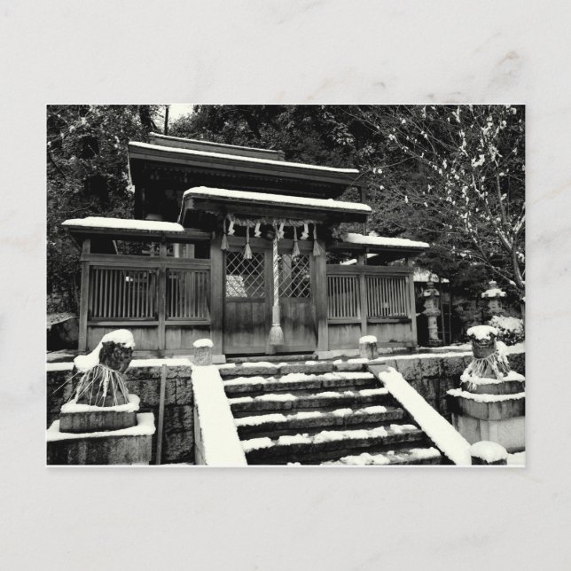 Cartão Postal Santuário japonês na neve (Frente)