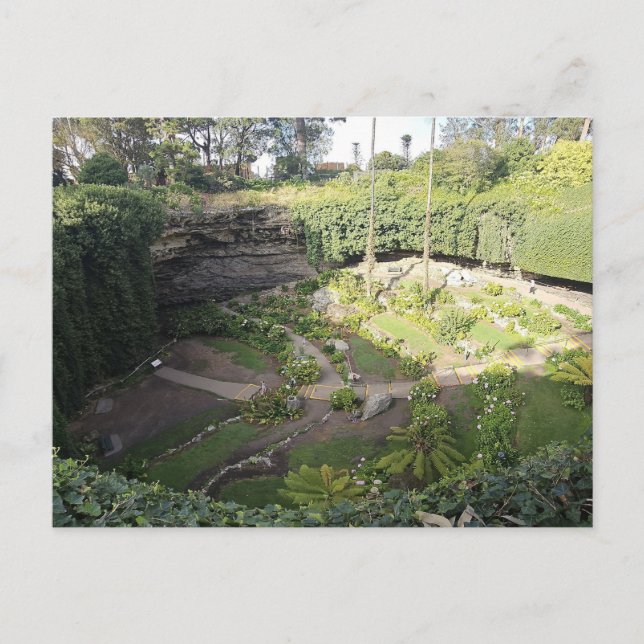 Cartão Postal Santuário Oculto de Umpherston Sinkhole (Frente)