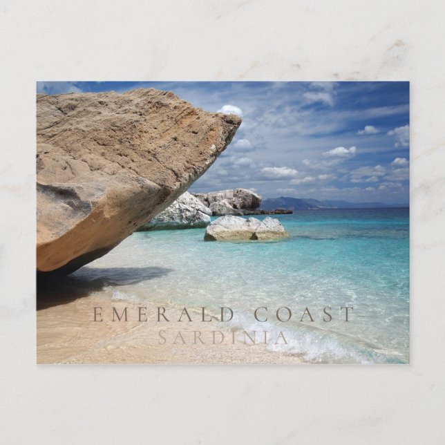 Cartão Postal Sardenha Emerald Coast Beach com rochas (Frente)