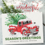 Cartão Postal Saudações da Estação do Caminhão Vermelho Clássico<br><div class="desc">Caminhão vermelho de aquarela com pinheiro de natal. Design de Natal clássico. Adicione o logotipo da sua empresa. Este cartão destina-se especificamente à prática médica para enviar clientes para os feriados. Disponível aqui: http://www.zazzle.com/selectpartysupplies</div>