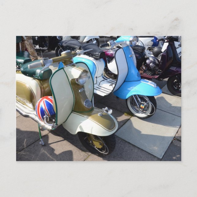 Cartão Postal Scooters Em Uma Reunião (Frente)