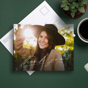 Cartão Postal Script moderno, um obrigado de graduação de fotos