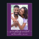 Cartão Postal Script Trendy Casando Roxo Salvar Data<br><div class="desc">Foto do Casal de Script de Tendy Calliografia Moderna que estamos nos casando Salve o Cartão-Postal de Anúncio do Noivado de Data - Roxo</div>