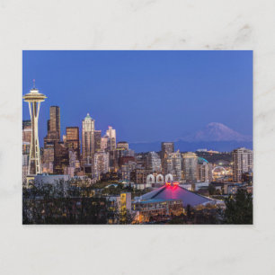 Cartão Postal Seattle, Downtown e Mt. Rainier ao Crepúsculo
