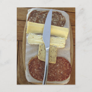 Cartão Postal Seleção do queijo gourmet e da carne cortada