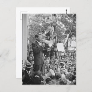 Cartão Postal Sen. Robert Kennedy Campaigning para Presidente do