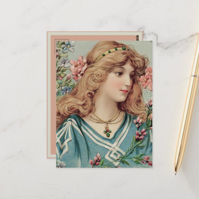 Cartão Postal Senhora Vitoriana com Flores Rosa e Azul no Cabelo (Frente/Verso In Situ)