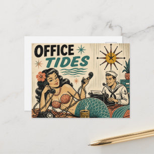 Cartão Postal Sereia do Meio do Século no Desk de um trabalhador