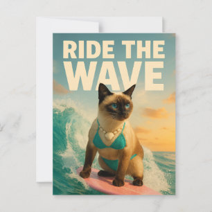 Cartão Postal Siamese Cat está surfando