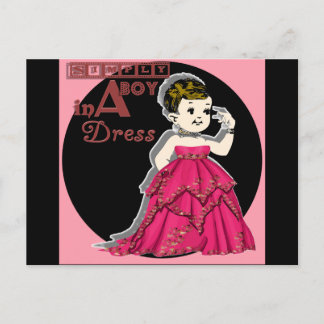 Cartão Postal Simplesmente um menino em um vestido