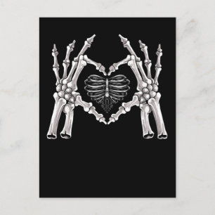 Cartão Postal Skeleton Ribs Sinal de Coração da Mão