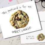 Cartão Postal Smart Cookie, Eu Sinto Sua Falta De Professora.<br><div class="desc">Este biscoito de chocolate está pronto para surpreender seus biscoitos inteligentes! Mande isso para seus alunos por uma saudação especial extra e deixe-os saber que você sente falta deles! Receber e-mails é uma maneira especial e divertida de dizer a alguém que você sente falta e está pensando neles! Perfeito para...</div>