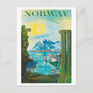 Cartão Postal Sol da Noruega, barcos na costa, montanhas, colhei