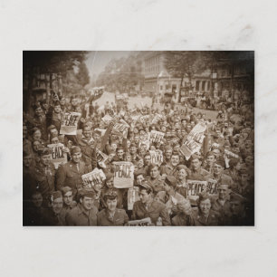 Cartão Postal Soldados Americanos no Dia do VJ