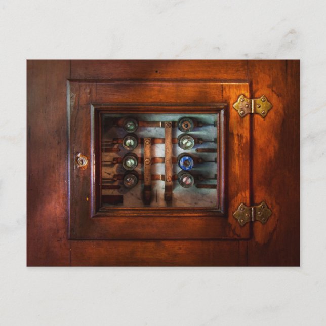 Cartão Postal Steampunk - Electrical - O painel de fusíveis (Frente)