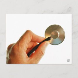 Cartão Postal Stethoscoop in een hand voor een ziekenhuis sfeer.