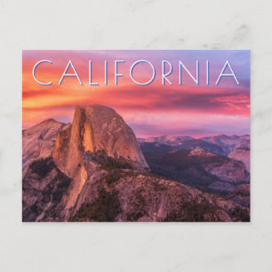 Cartão Postal Sun sobre uma paisagem rochosa