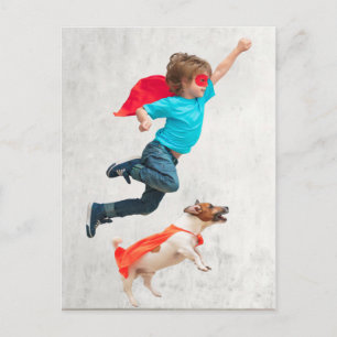 Cartão Postal Super-heróis de Menino e Cão