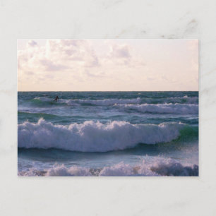 Cartão Postal Surfista solitário no Fistral Beach Newquay Cornw