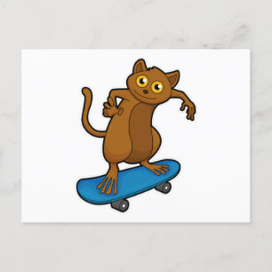 Cartão Postal Tarsier como Skater com Skateboard