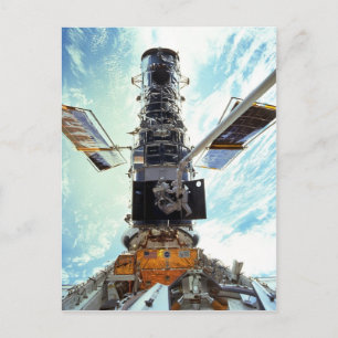 Cartão Postal Telescópio espacial Hubble e astronautas