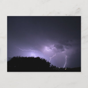Cartão Postal Tempestade de relâmpagos no céu roxo